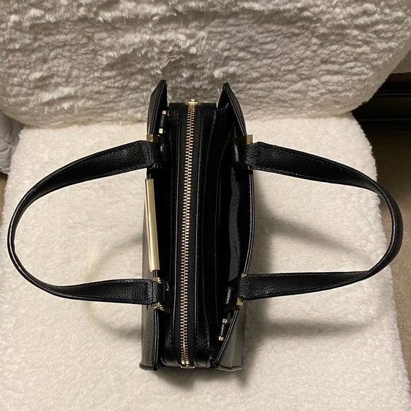 Calvin Klein Black & Gold Shoulder Bag - Picture 9 of 10